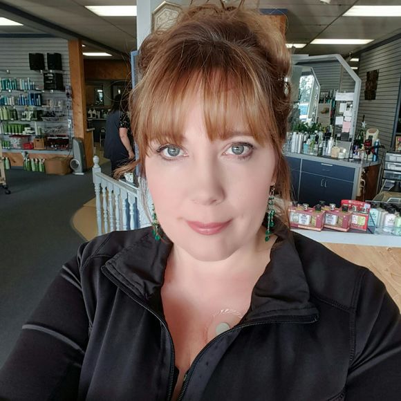 Meet your Posher, Lynn - Picture 1 of 1